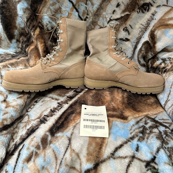 New. McRae Hot Weather Leather Boots. 11 W. Vibram Soles. Manufactured in USA. - Picture 6 of 16